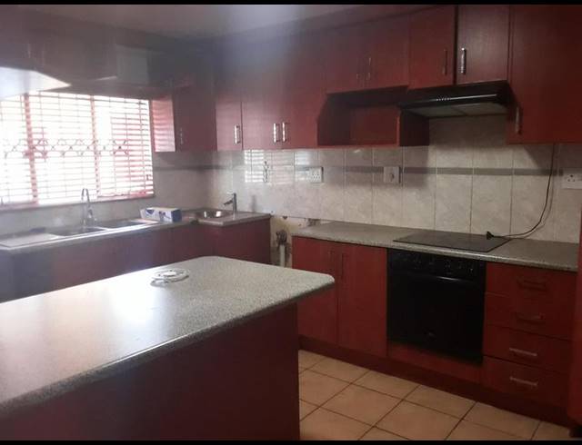 3 BEDROOM HOUSE FOR SALE IN LOTUS GARDENS
